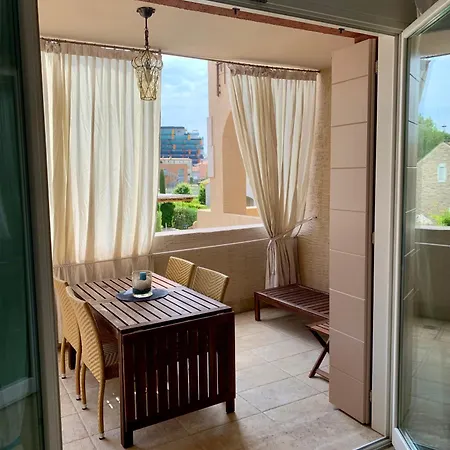 Cascina Del Mar 아파트 *